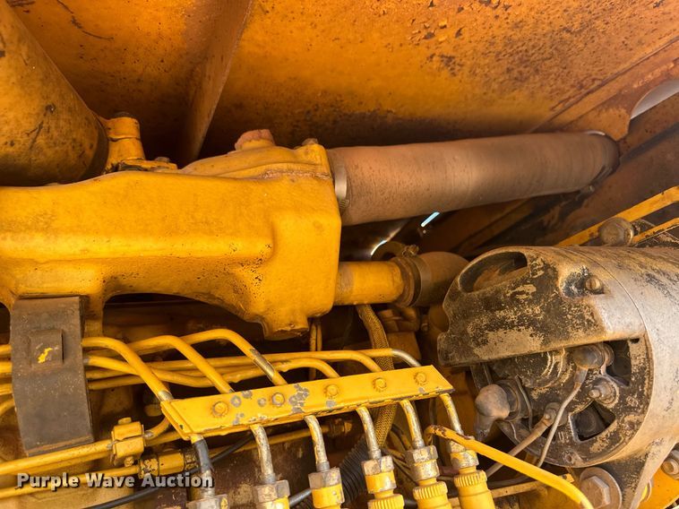 image for item EK9810 1990 John Deere 862B  elevating scraper