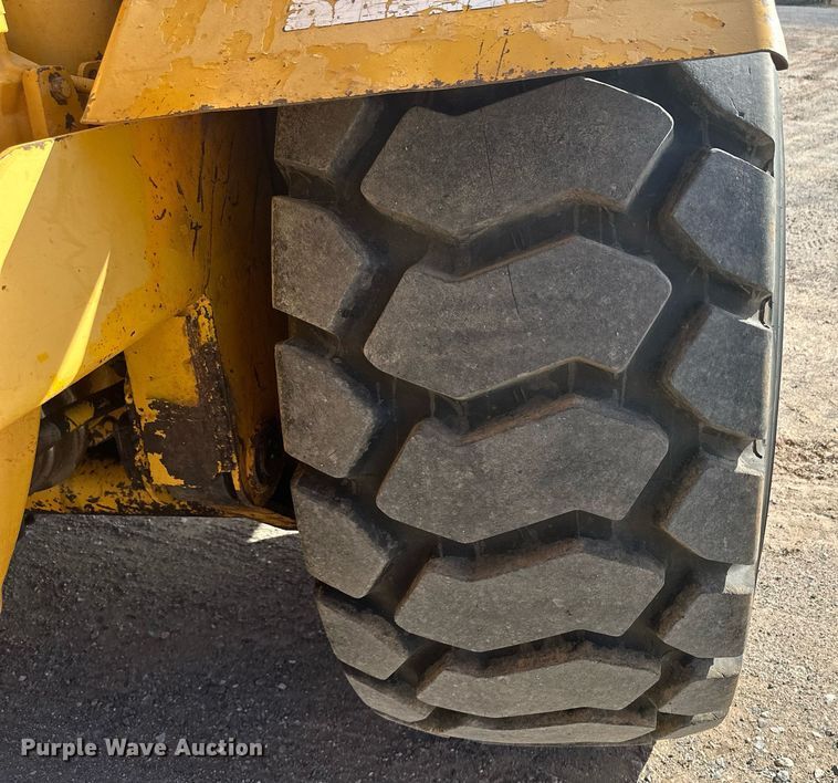 image for item EK9810 1990 John Deere 862B  elevating scraper