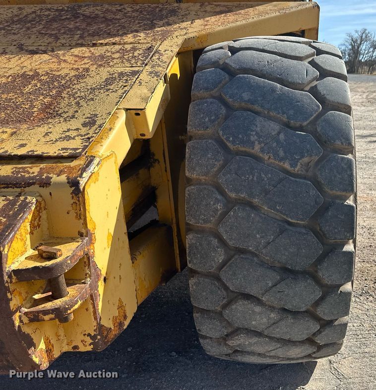 image for item EK9810 1990 John Deere 862B  elevating scraper