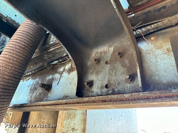 image for item GG9884 1995 Ford L8000  hydrovac truck