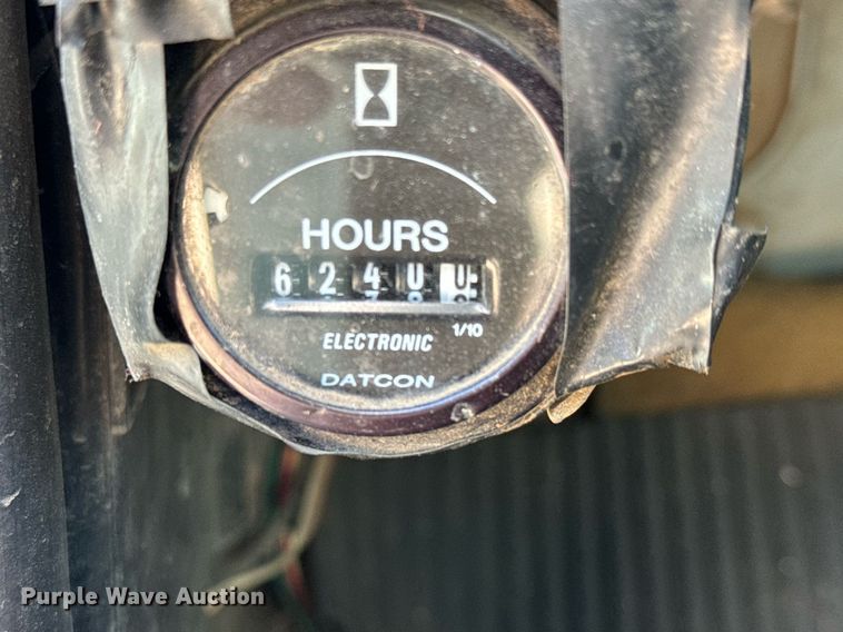 image for item GG9884 1995 Ford L8000  hydrovac truck