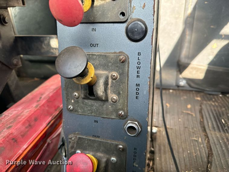 image for item GG9884 1995 Ford L8000  hydrovac truck