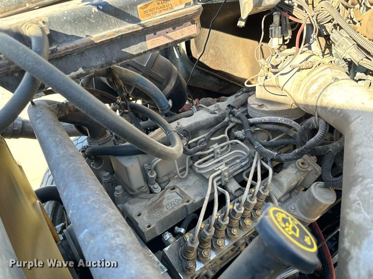 image for item GG9884 1995 Ford L8000  hydrovac truck