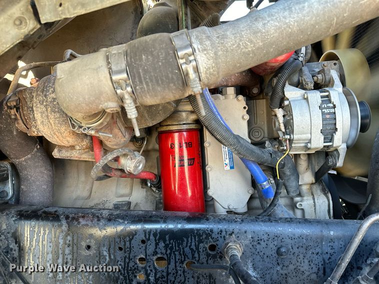 image for item GG9884 1995 Ford L8000  hydrovac truck