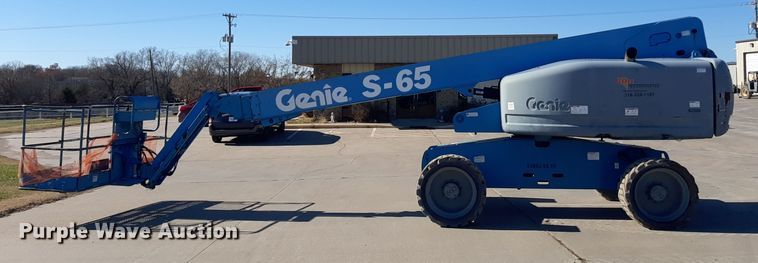 image for item GG9949 2005 Genie S-65  boom lift