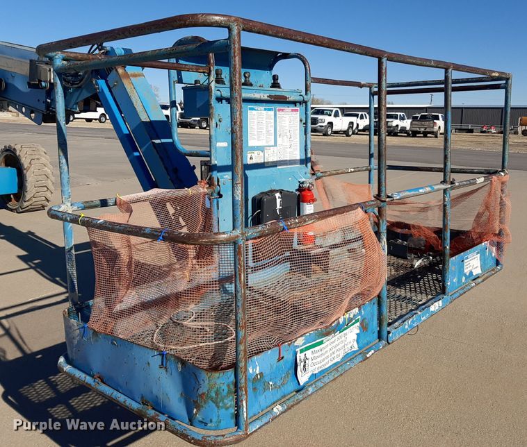 image for item GG9949 2005 Genie S-65  boom lift