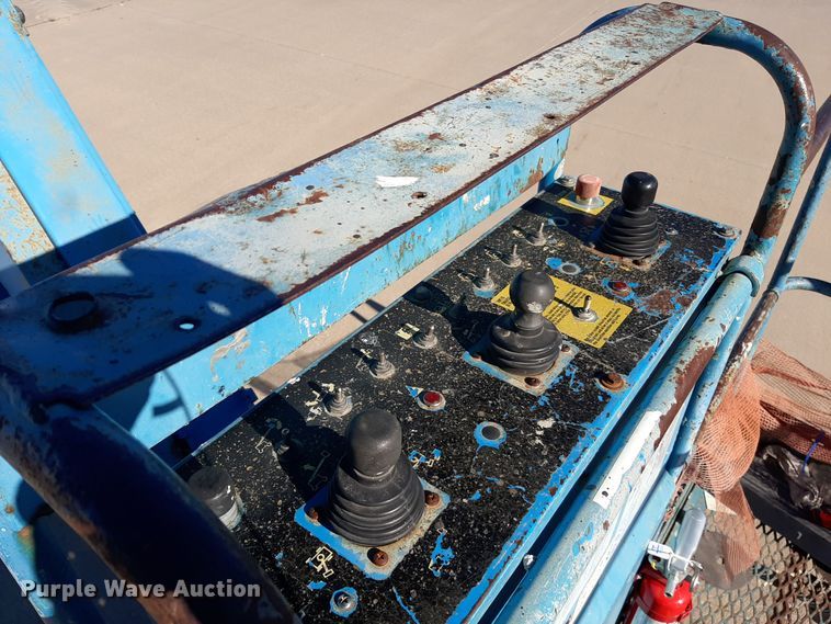 image for item GG9949 2005 Genie S-65  boom lift