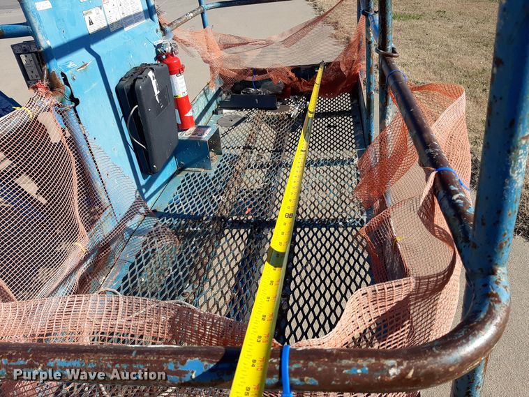 image for item GG9949 2005 Genie S-65  boom lift