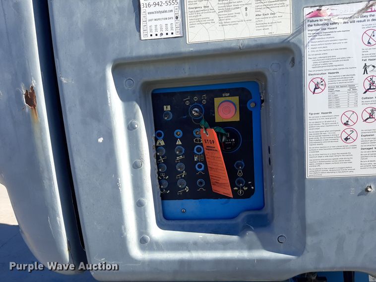 image for item GG9949 2005 Genie S-65  boom lift