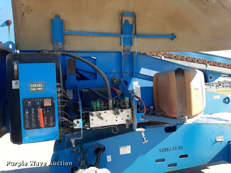 image for item GG9949 2005 Genie S-65  boom lift