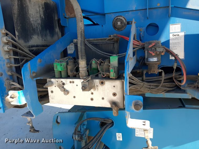 image for item GG9949 2005 Genie S-65  boom lift