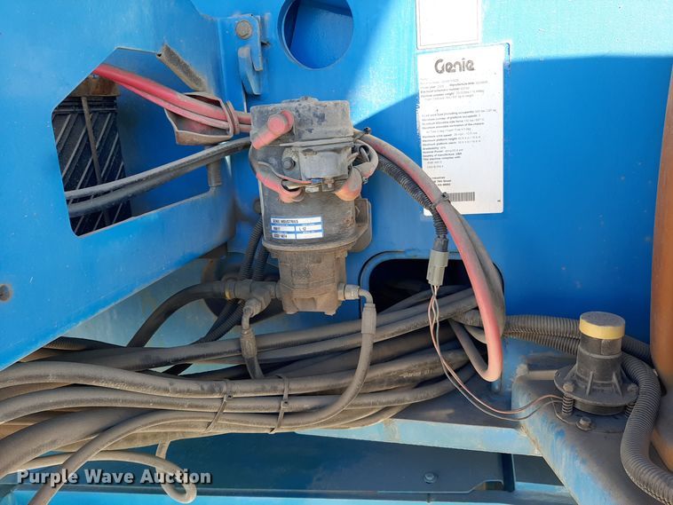 image for item GG9949 2005 Genie S-65  boom lift