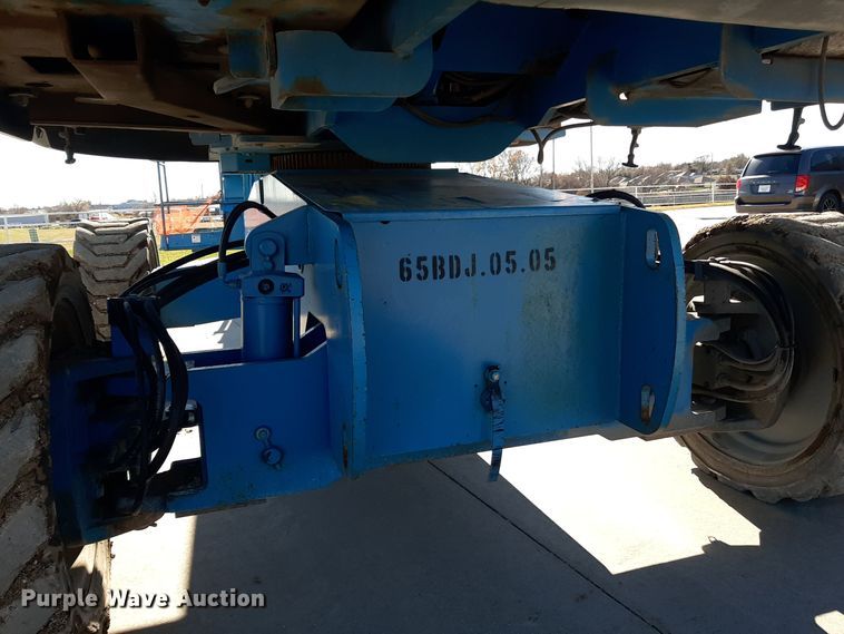 image for item GG9949 2005 Genie S-65  boom lift