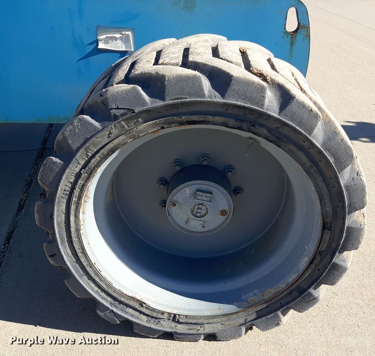 image for item GG9949 2005 Genie S-65  boom lift