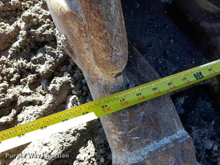 image for item GG9950 2005 Case CX240  excavator