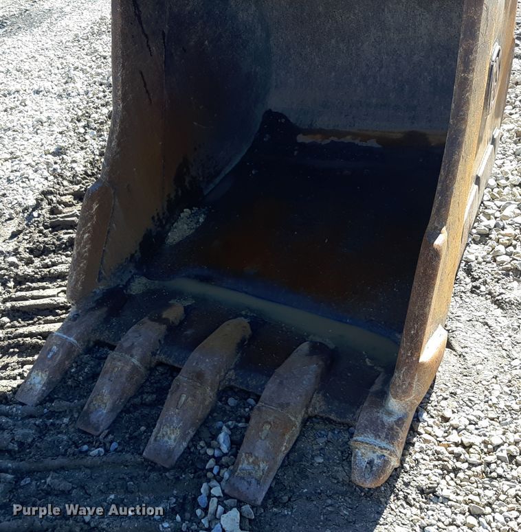 image for item GG9950 2005 Case CX240  excavator