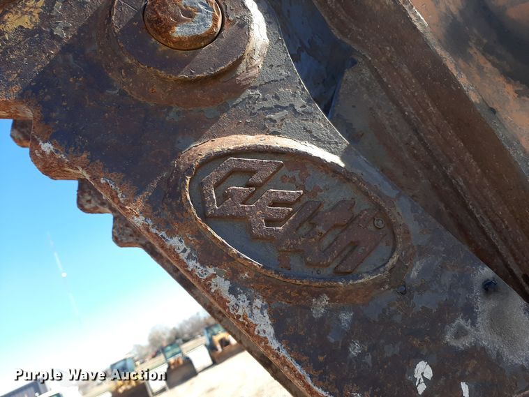 image for item GG9950 2005 Case CX240  excavator