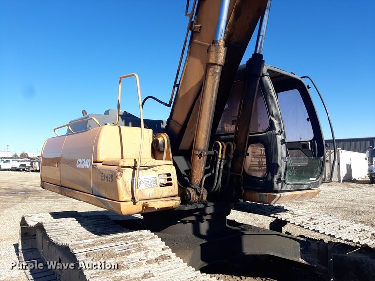 image for item GG9950 2005 Case CX240  excavator