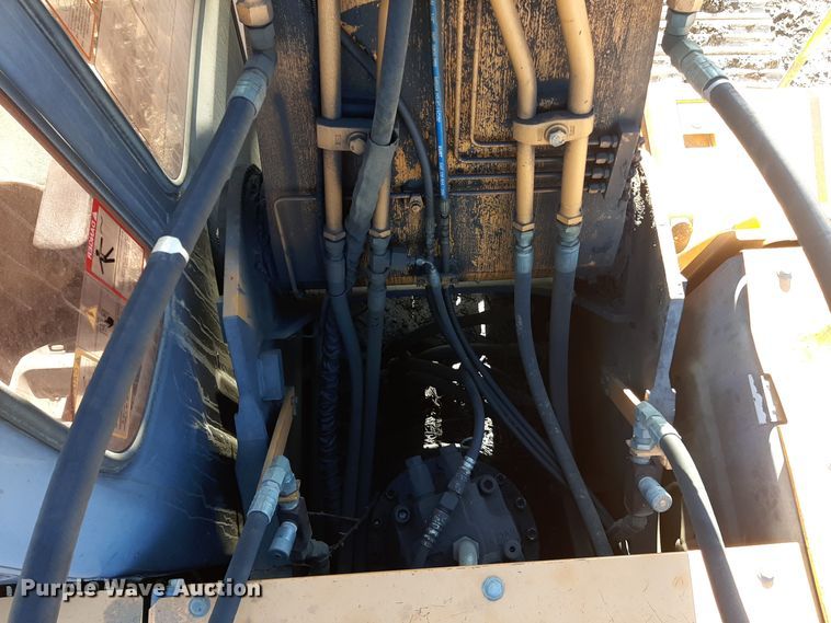 image for item GG9950 2005 Case CX240  excavator