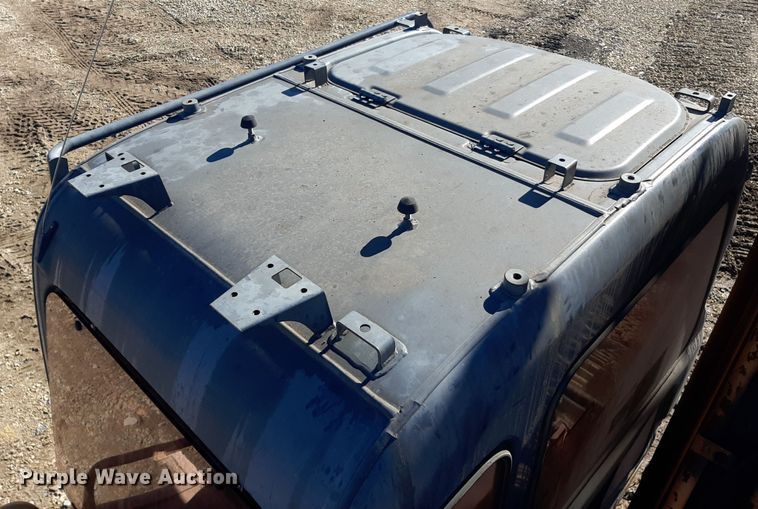 image for item GG9950 2005 Case CX240  excavator