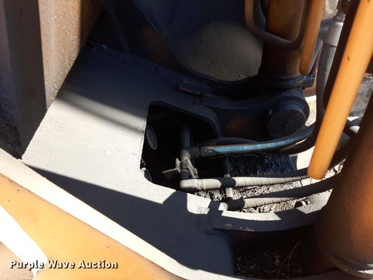 image for item GG9950 2005 Case CX240  excavator