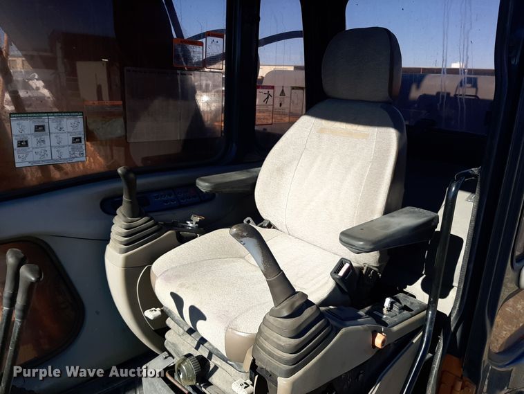 image for item GG9950 2005 Case CX240  excavator