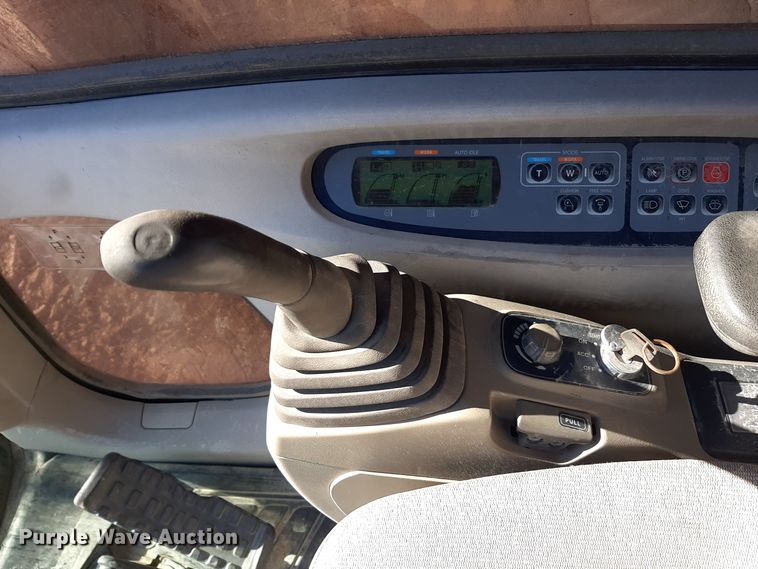 image for item GG9950 2005 Case CX240  excavator