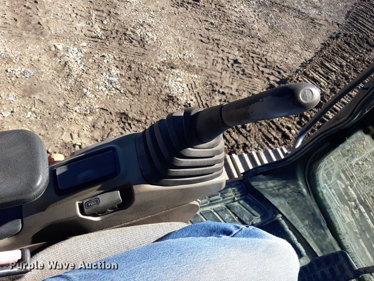 image for item GG9950 2005 Case CX240  excavator