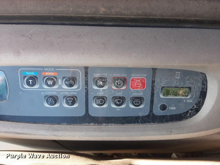 image for item GG9950 2005 Case CX240  excavator