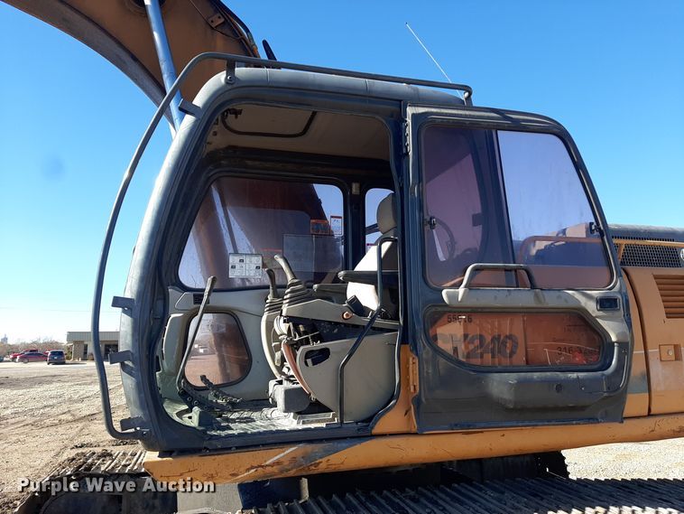 image for item GG9950 2005 Case CX240  excavator