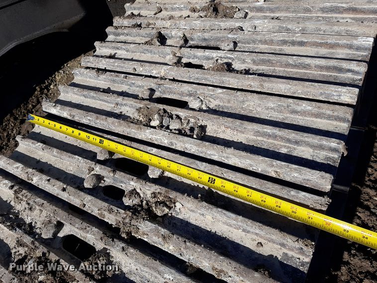 image for item GG9950 2005 Case CX240  excavator