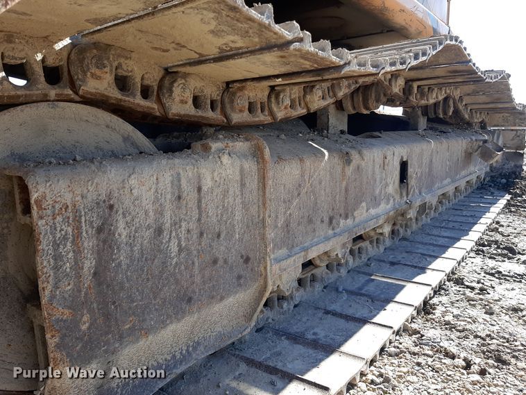 image for item GG9950 2005 Case CX240  excavator