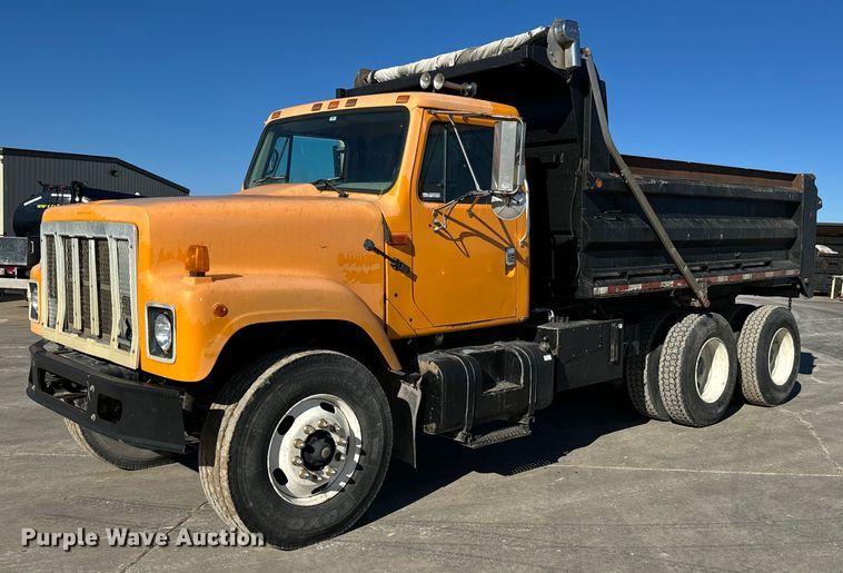 image for item GG9952 2002 International 2554  dump truck