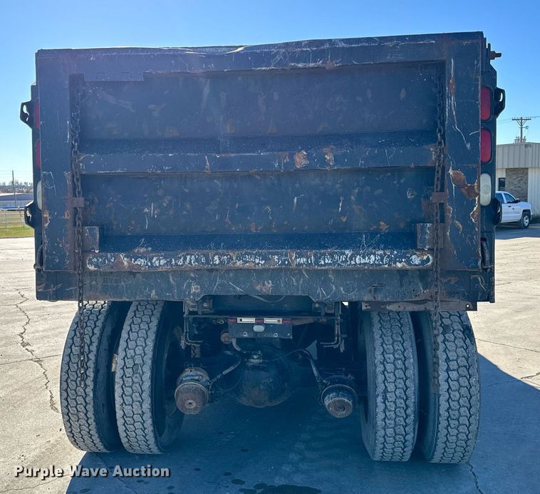 image for item GG9952 2002 International 2554  dump truck