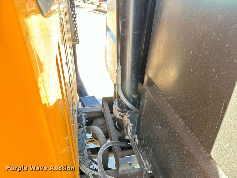 image for item GG9952 2002 International 2554  dump truck