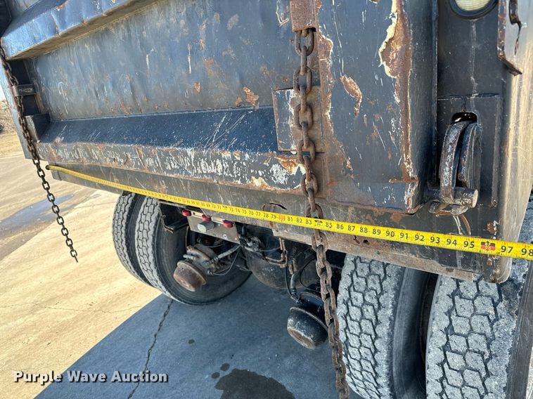 image for item GG9952 2002 International 2554  dump truck