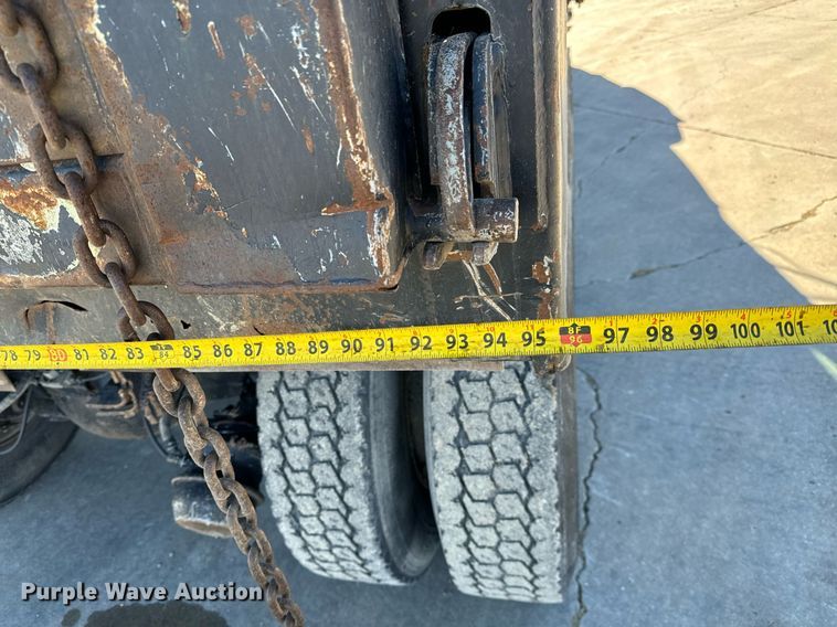 image for item GG9952 2002 International 2554  dump truck