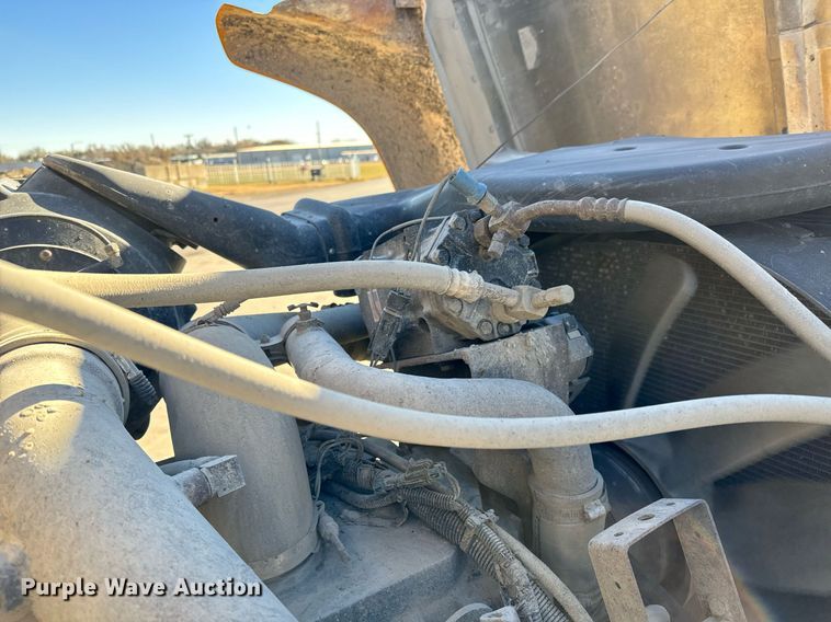 image for item GG9952 2002 International 2554  dump truck