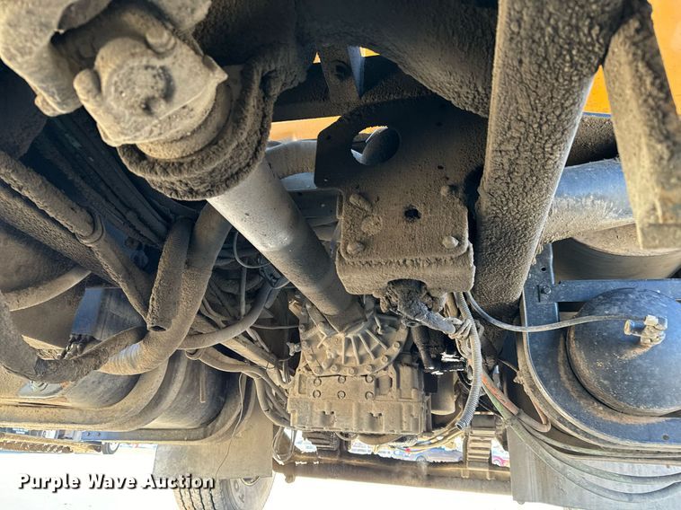 image for item GG9952 2002 International 2554  dump truck