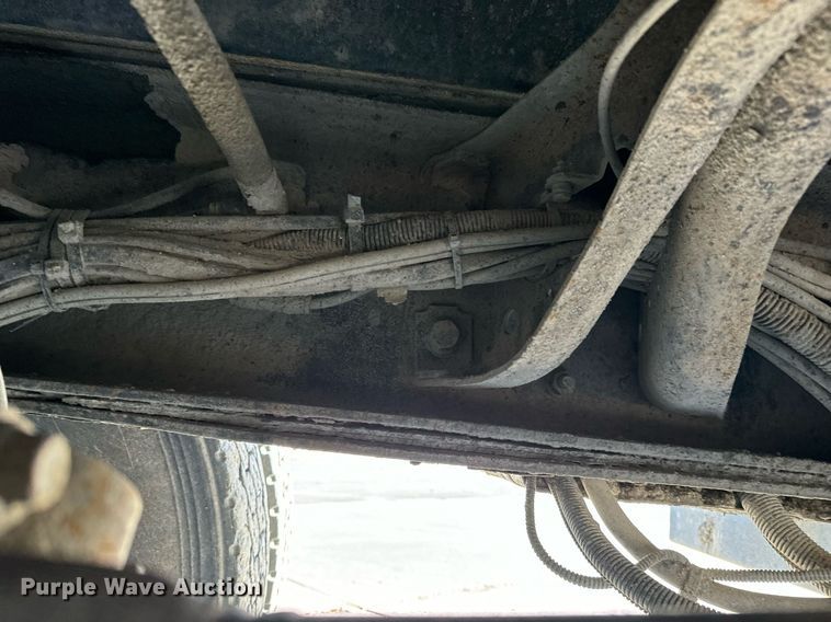 image for item GG9952 2002 International 2554  dump truck