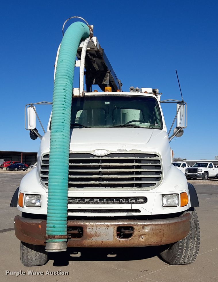 image for item GG9955 2001 Sterling  vacuum truck