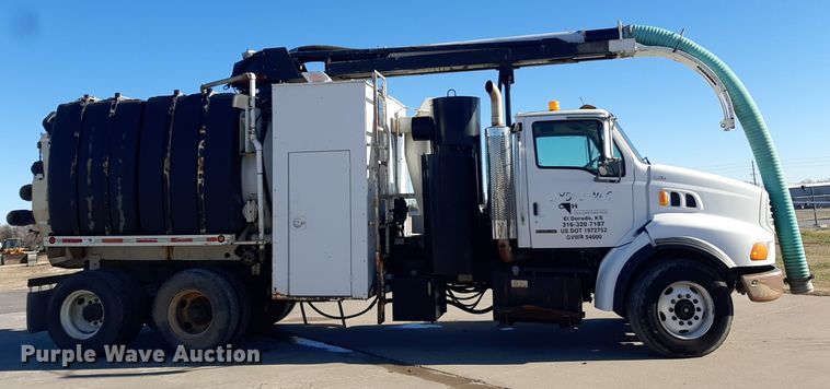 image for item GG9955 2001 Sterling  vacuum truck