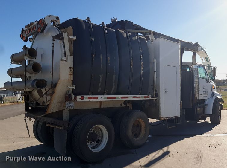 image for item GG9955 2001 Sterling  vacuum truck