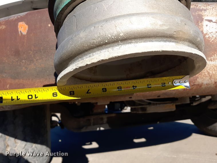 image for item GG9955 2001 Sterling  vacuum truck