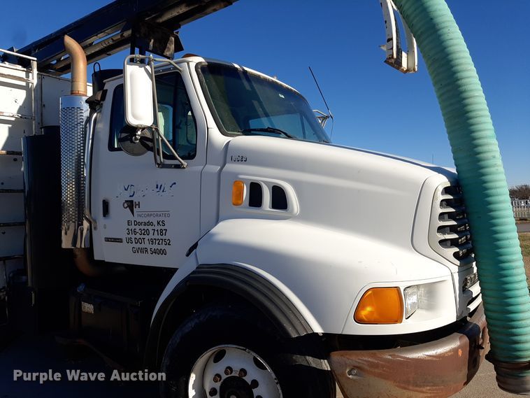 image for item GG9955 2001 Sterling  vacuum truck