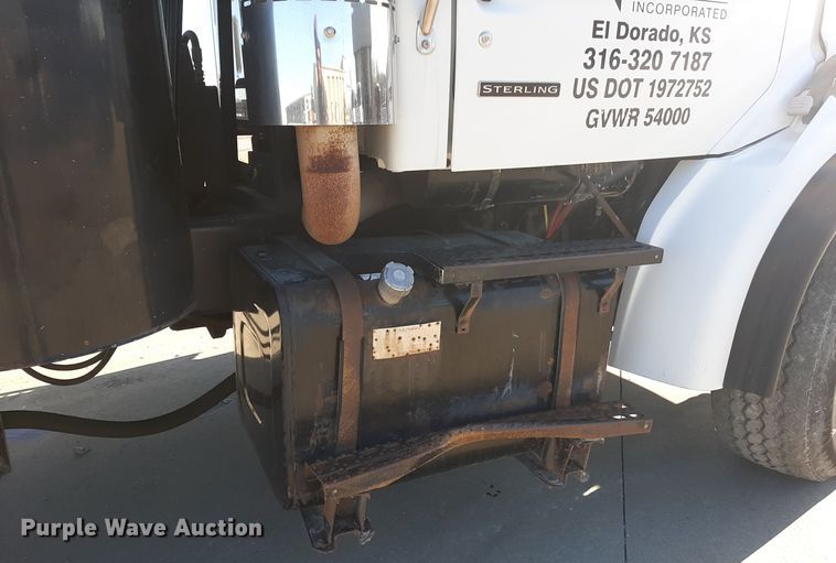 image for item GG9955 2001 Sterling  vacuum truck