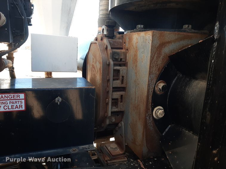 image for item GG9955 2001 Sterling  vacuum truck