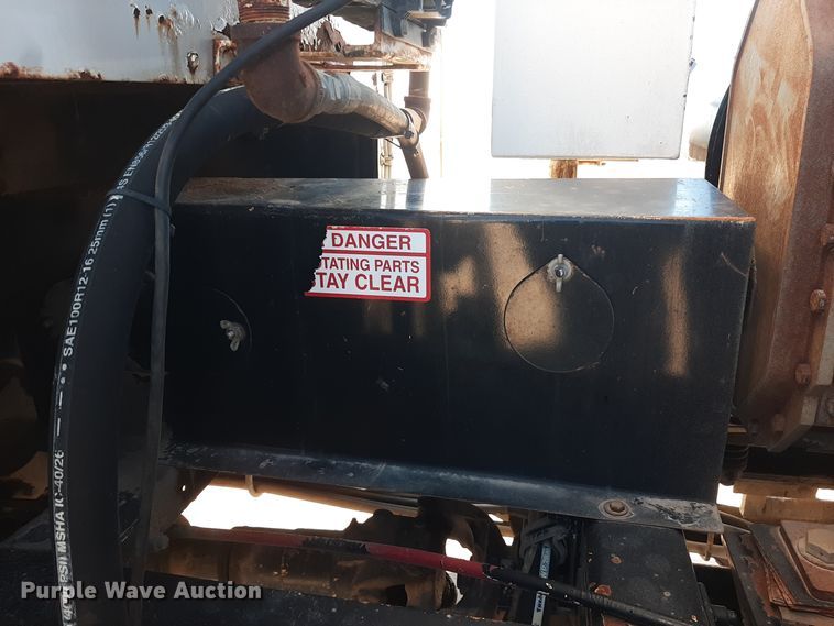 image for item GG9955 2001 Sterling  vacuum truck