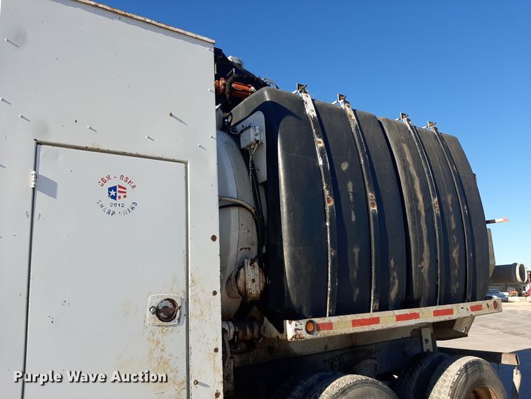 image for item GG9955 2001 Sterling  vacuum truck