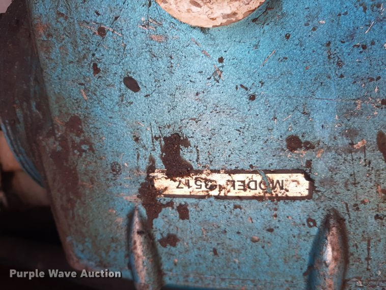 image for item GG9955 2001 Sterling  vacuum truck